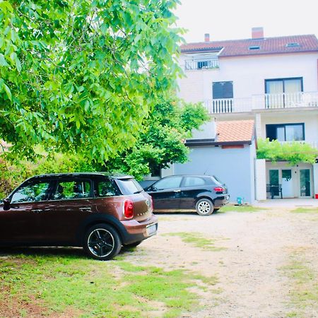 Lili Apartment อูมัค ภายนอก รูปภาพ