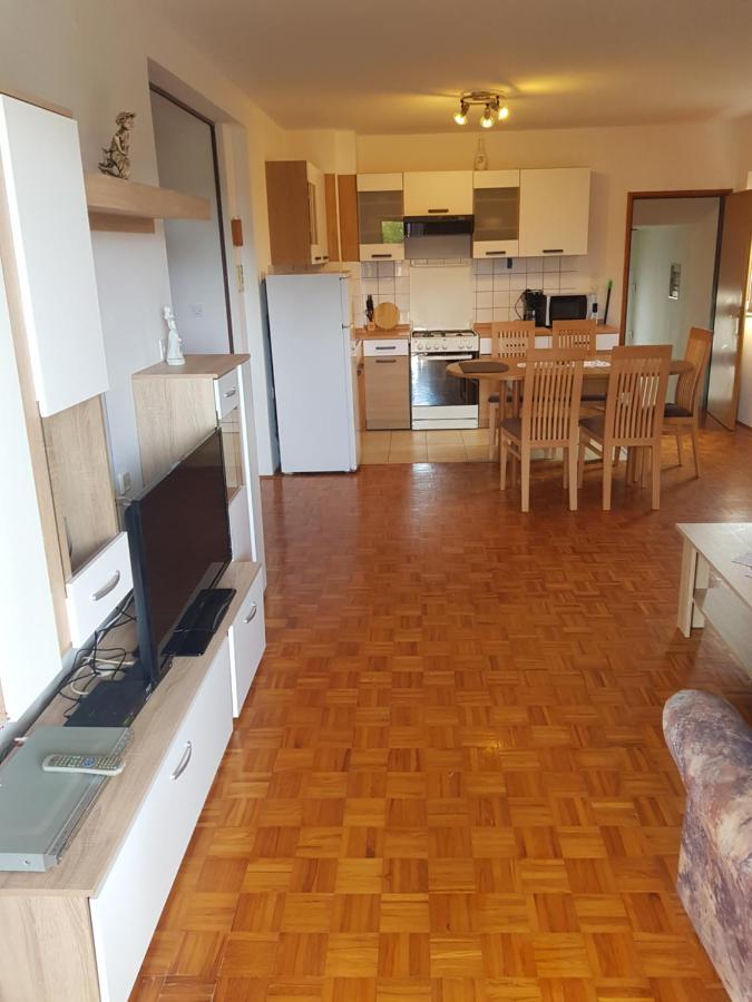 Lili Apartment อูมัค ภายนอก รูปภาพ