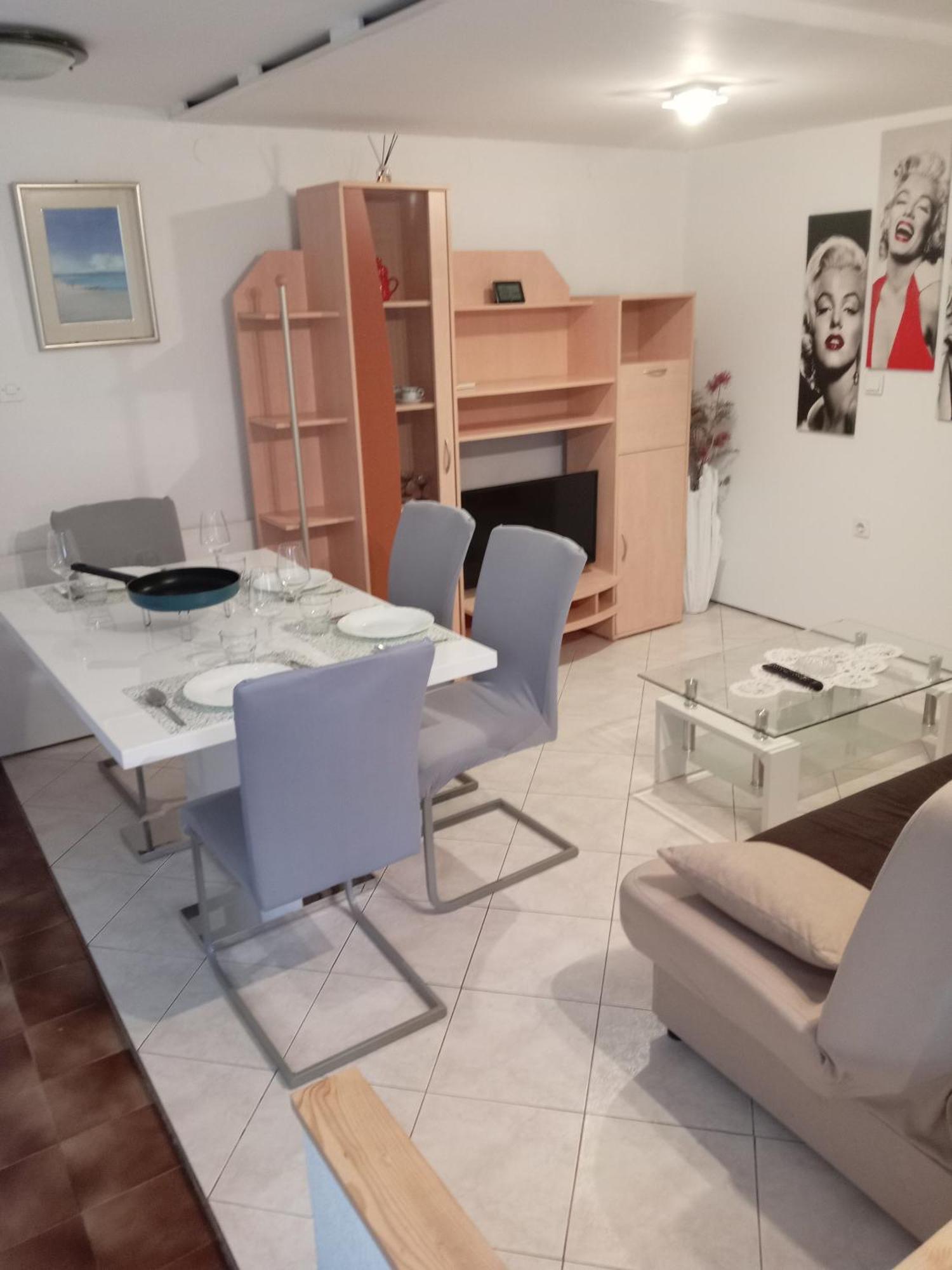 Lili Apartment อูมัค ภายนอก รูปภาพ